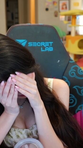 Emiru  page leaked private photo uncensored HD quality