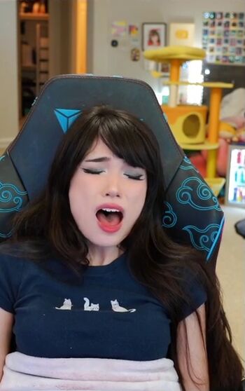 Emiru  page leaked private photo uncensored HD quality