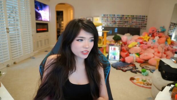 Emiru  page leaked private photo uncensored HD quality