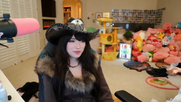 Emiru  page leaked private photo uncensored HD quality