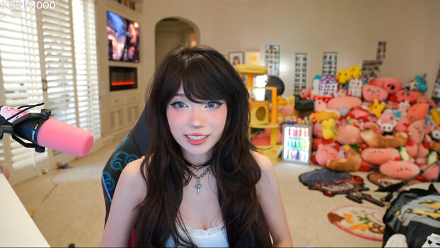 Emiru  page leaked private photo uncensored HD quality