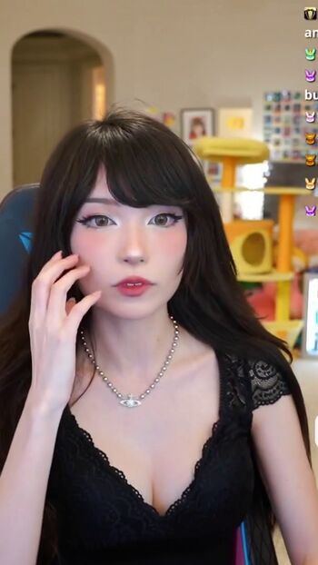 Emiru  page leaked private photo uncensored HD quality