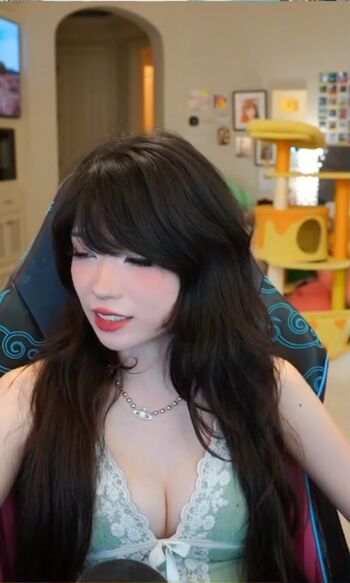 Emiru  page leaked private photo uncensored HD quality