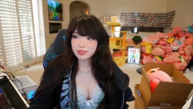 Emiru  page leaked private photo uncensored HD quality