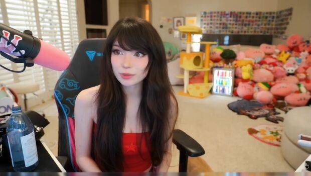 Emiru  page leaked private photo uncensored HD quality