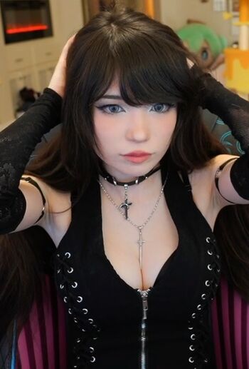 Emiru  page leaked private photo uncensored HD quality