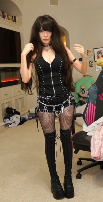 Emiru  page leaked private photo uncensored HD quality