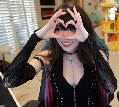 Emiru  page leaked private photo uncensored HD quality