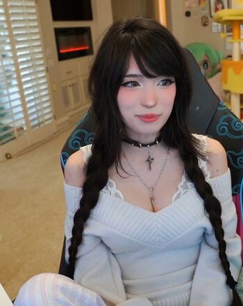 Emiru  page leaked private photo uncensored HD quality