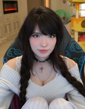 Emiru  page leaked private photo uncensored HD quality