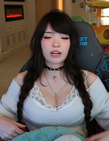 Emiru  page leaked private photo uncensored HD quality