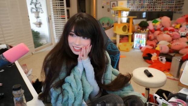 Emiru  page leaked private photo uncensored HD quality