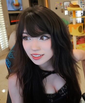 Emiru  page leaked private photo uncensored HD quality