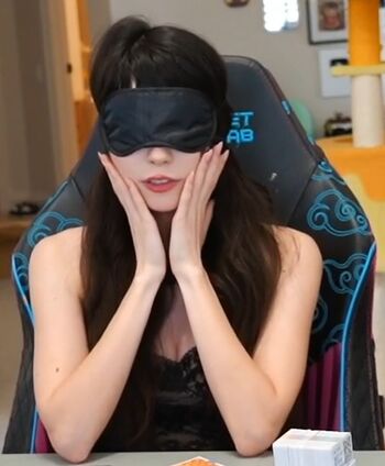 Emiru  page leaked private photo uncensored HD quality