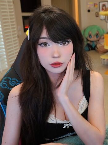 Emiru  page leaked private photo uncensored HD quality