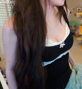 Emiru  page leaked private photo uncensored HD quality