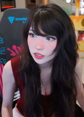 Emiru  page leaked private photo uncensored HD quality