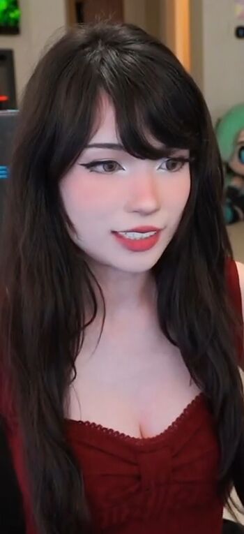 Emiru  page leaked private photo uncensored HD quality