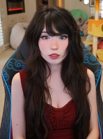 Emiru  page leaked private photo uncensored HD quality