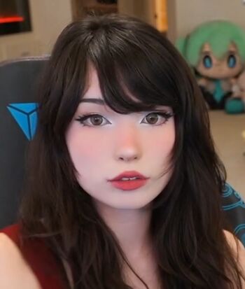 Emiru  page leaked private photo uncensored HD quality