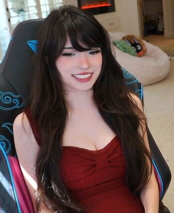 Emiru  page leaked private photo uncensored HD quality