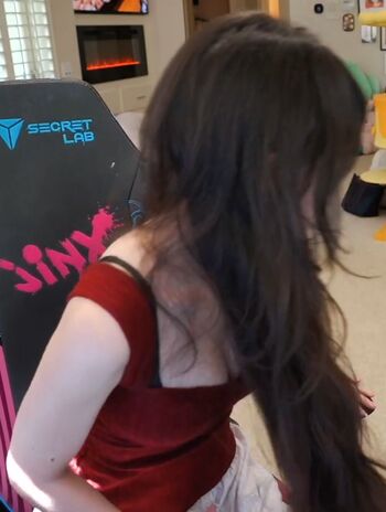 Emiru  page leaked private photo uncensored HD quality