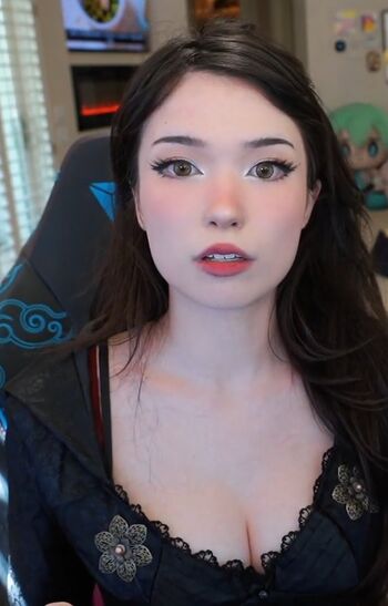 Emiru  page leaked private photo uncensored HD quality