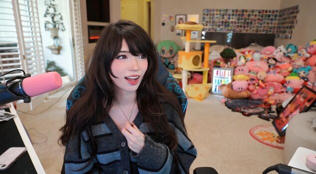 Emiru  page leaked private photo uncensored HD quality