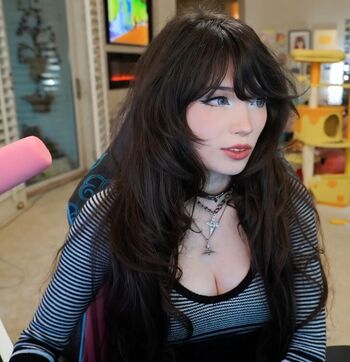 Emiru  page leaked private photo uncensored HD quality