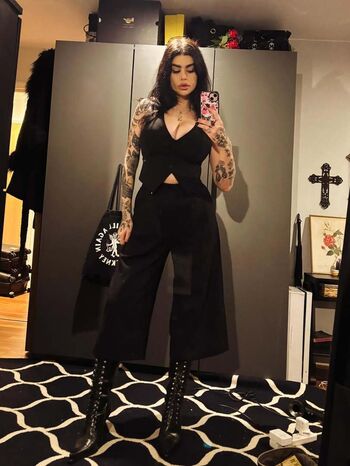 Emmaloubeedie page leaked private photo uncensored HD quality