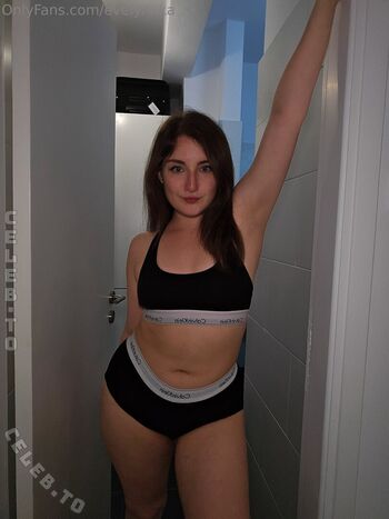 Evelynxka page leaked private photo uncensored HD quality