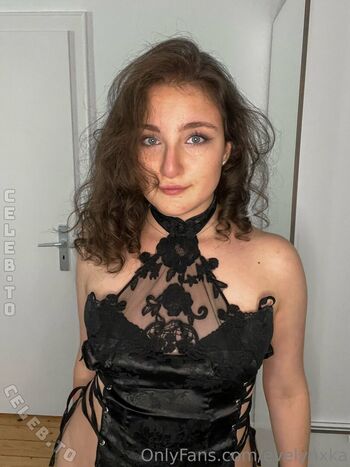 Evelynxka page leaked private photo uncensored HD quality