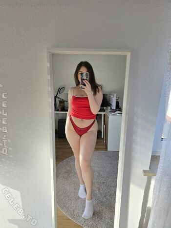 Evelynxka leaked private photo uncensored HD quality