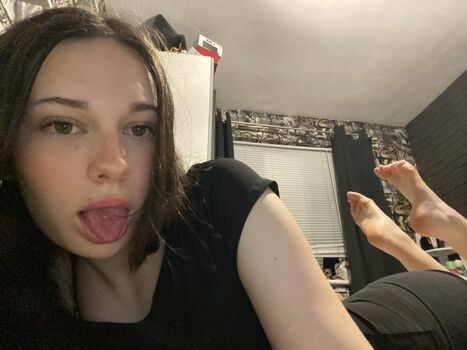 Feet up page leaked private photo uncensored HD quality