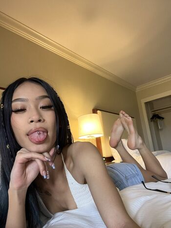 Feet up page leaked private photo uncensored HD quality