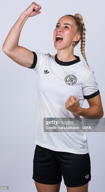 Female football page leaked private photo uncensored HD quality