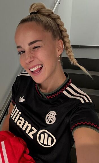 Female football page leaked private photo uncensored HD quality