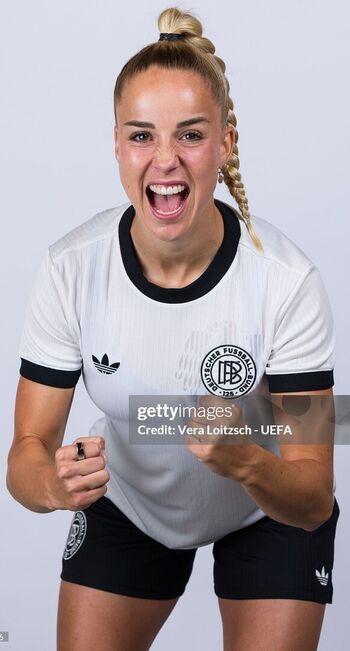Female football page leaked private photo uncensored HD quality