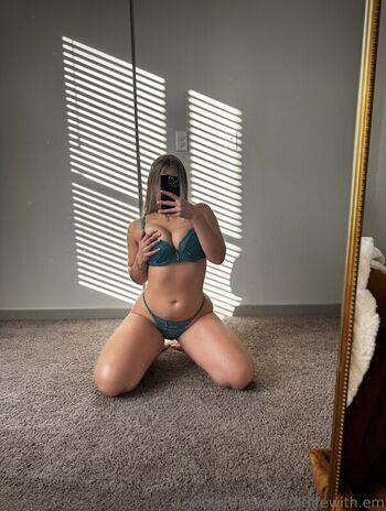 Fitlifewith em leaked private photo uncensored HD quality