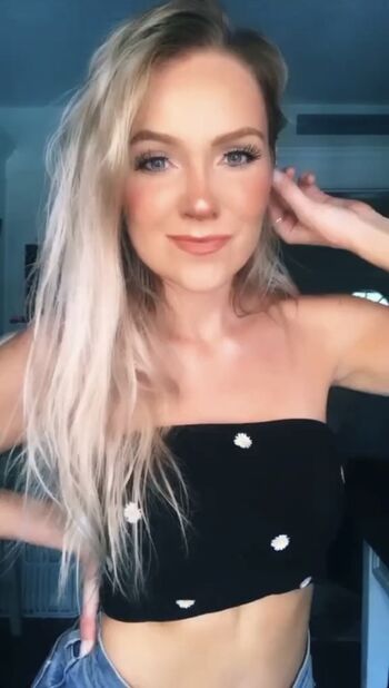 Hailey malles page leaked private photo uncensored HD quality