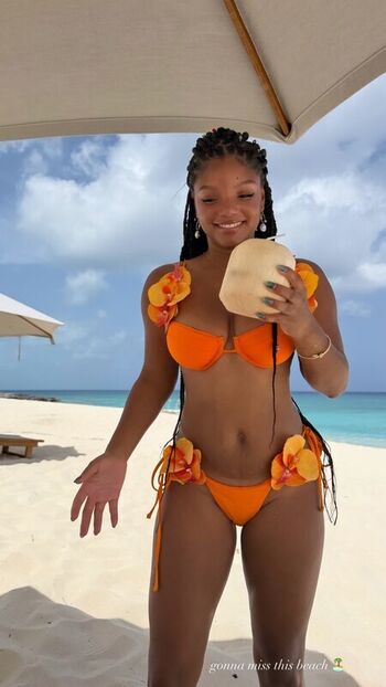 Halle bailey page leaked private photo uncensored HD quality