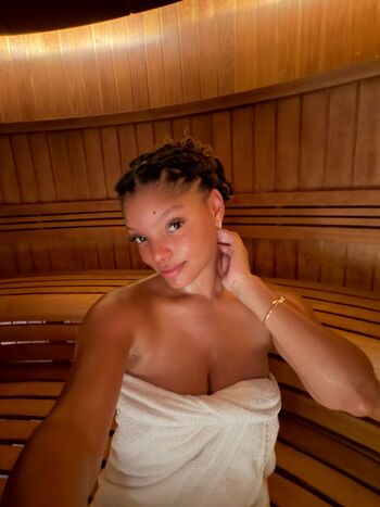 Halle bailey leaked private photo uncensored HD quality