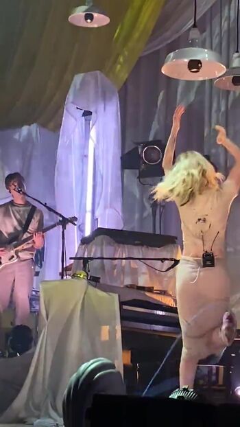 Hayley williams page leaked private photo uncensored HD quality