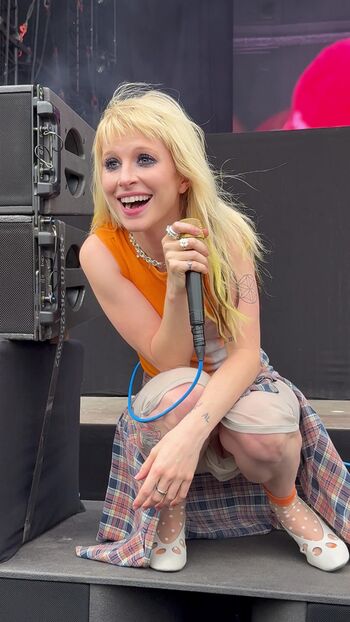 Hayley williams page leaked private photo uncensored HD quality
