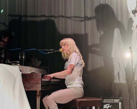 Hayley williams page leaked private photo uncensored HD quality