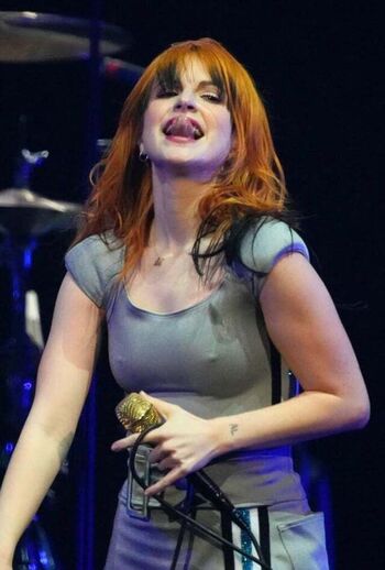 Hayley williams page leaked private photo uncensored HD quality