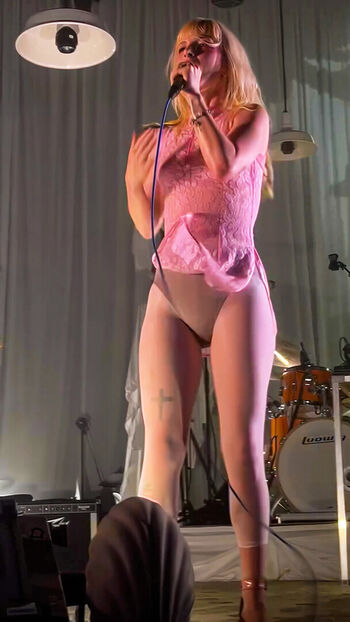 Hayley williams page leaked private photo uncensored HD quality