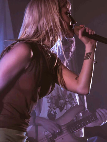 Hayley williams page leaked private photo uncensored HD quality