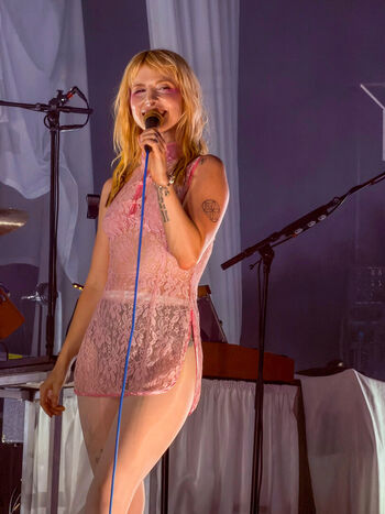 Hayley williams page leaked private photo uncensored HD quality