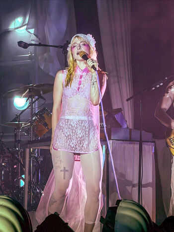 Hayley williams page leaked private photo uncensored HD quality